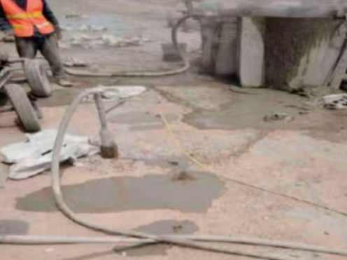 安宁水泥混凝土路面板底注浆技术 路面脱空注浆整治方案